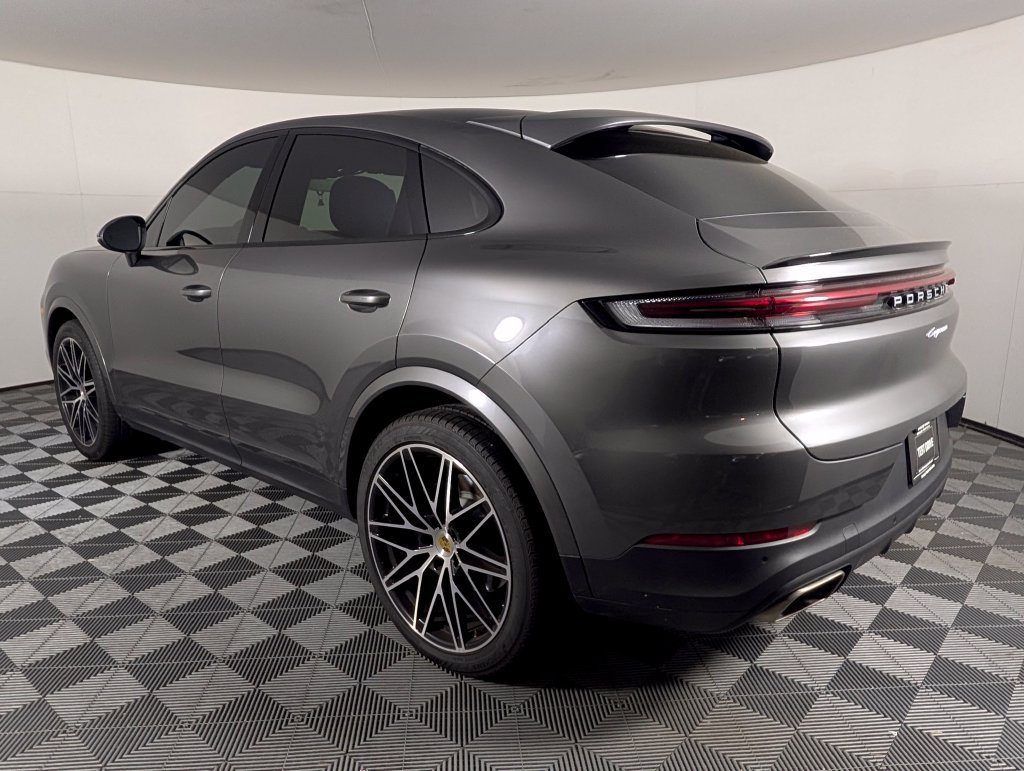 Certified 2024 Porsche Cayenne Coupe AWD/4WD image 3