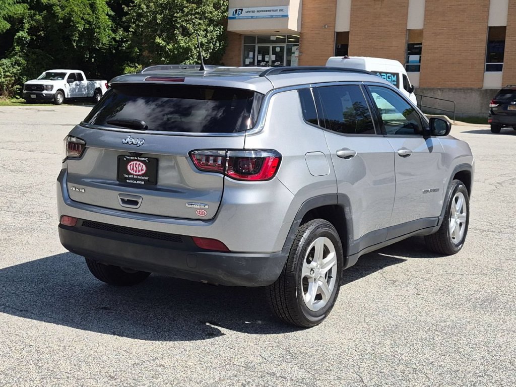 Used 2023 Jeep Compass Latitude AWD/4WD image 7