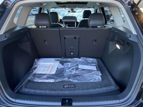 New 2026 Volkswagen Taos SEL AWD/4WD image 8