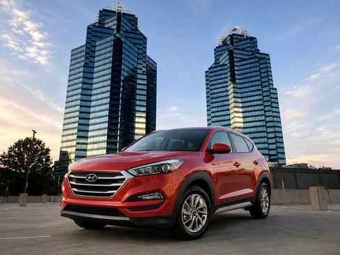 Used 2017 Hyundai Tucson SE FWD image 1