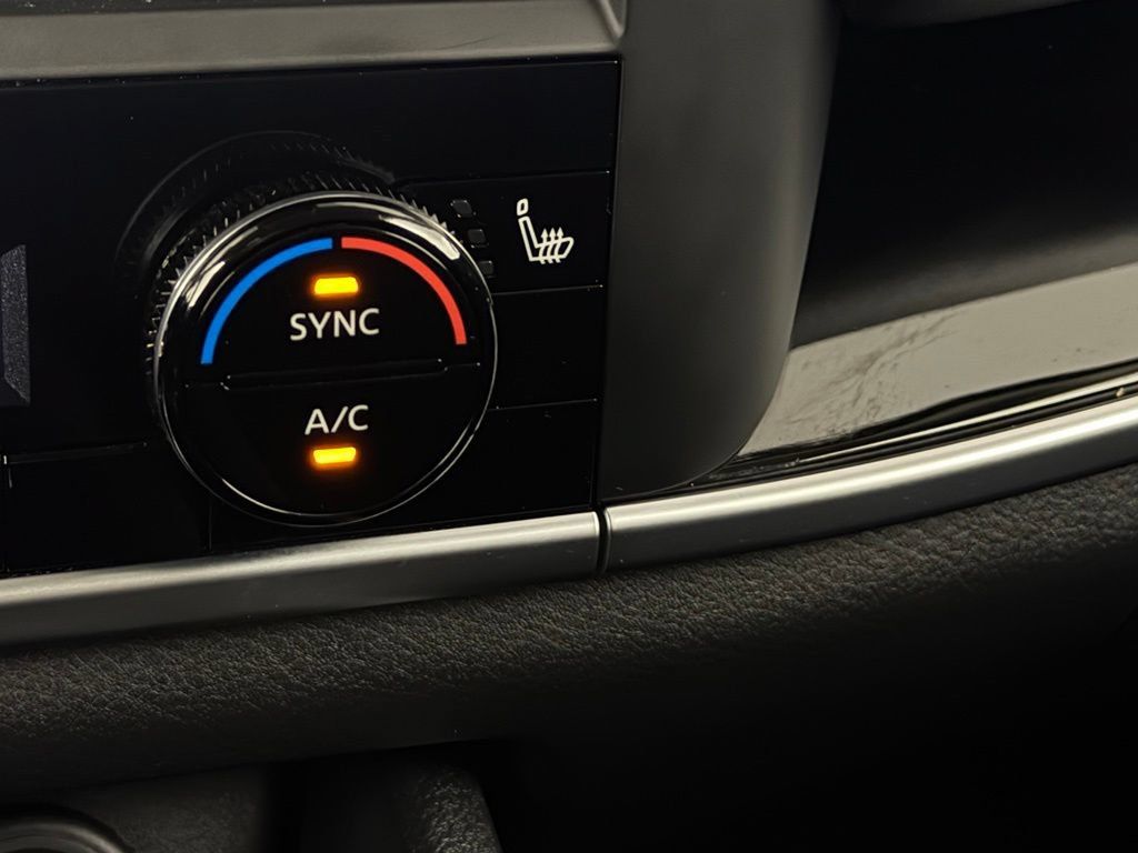Used 2026 Nissan Rogue SV AWD/4WD image 18