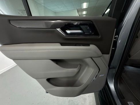 New 2026 GMC Yukon Elevation w/ LPO, Elevation Black Package RWD image 9