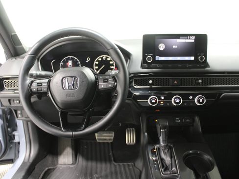 Used 2023 Honda Civic Sport image 2