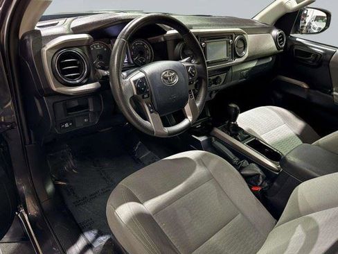 Used 2019 Toyota Tacoma SR5 RWD image 30