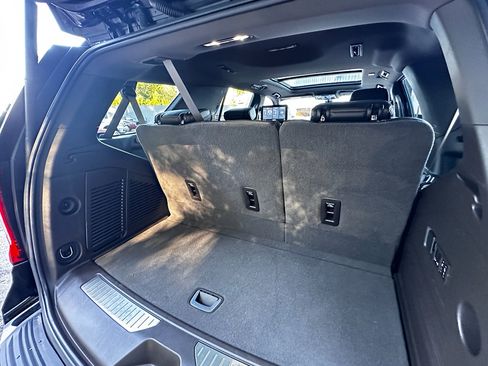 Used 2021 GMC Yukon Denali w/ Denali Ultimate Package image 21