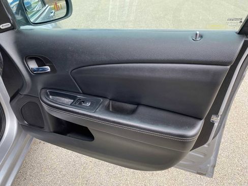 Used 2013 Chrysler 200 Limited image 29