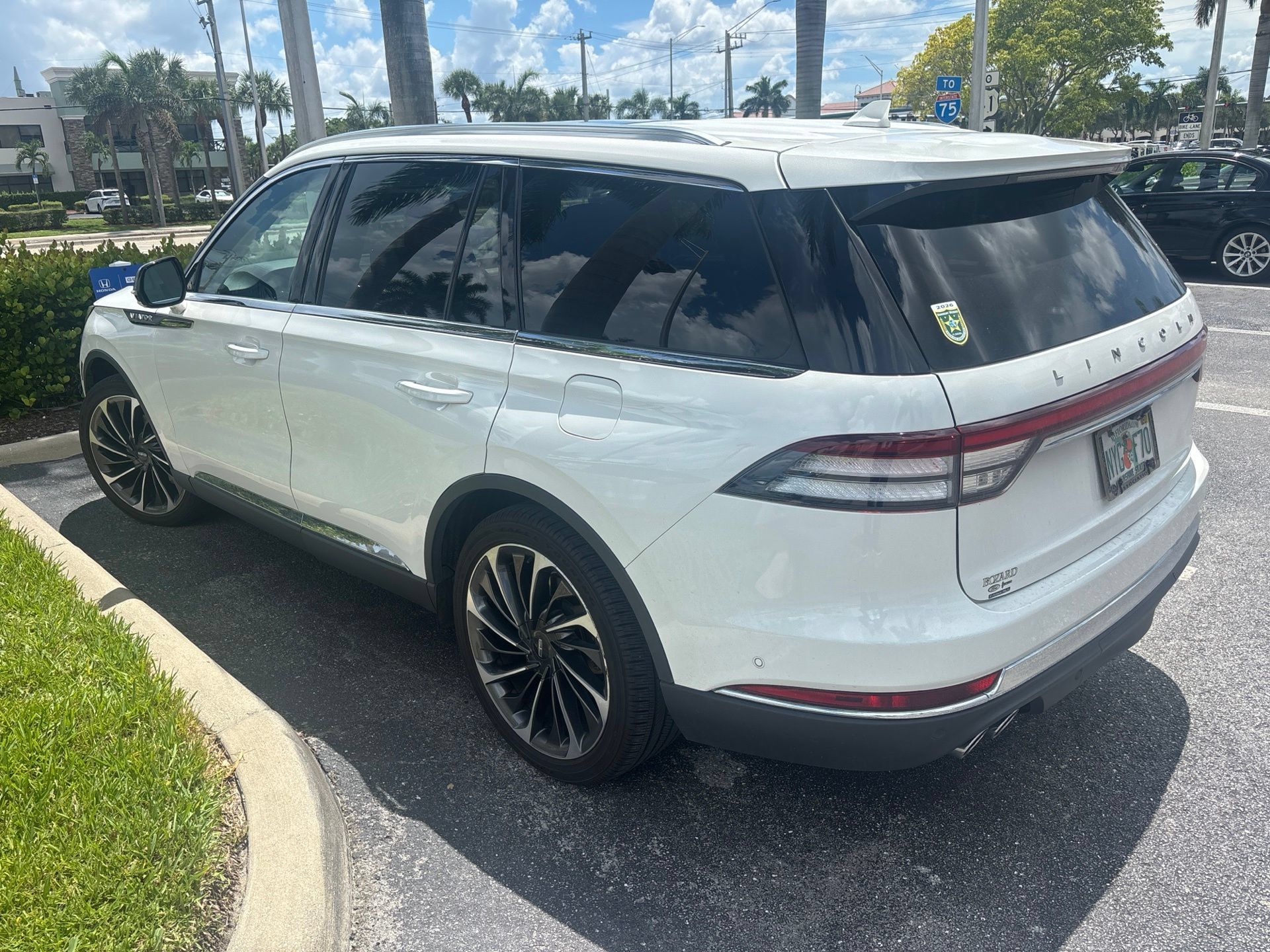 Used 2022 Lincoln Aviator Reserve w/ Equipment Group 201A RWD image 5