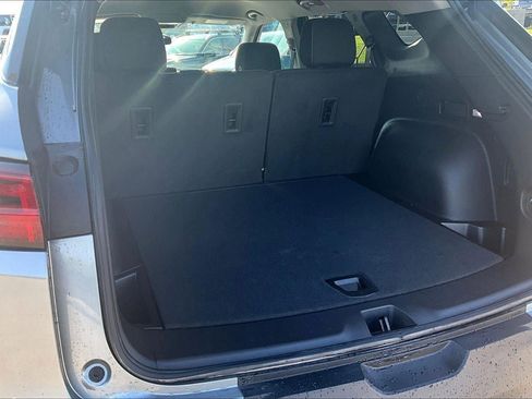 Used 2023 Chevrolet Blazer LT w/ Driver Confidence Package FWD image 4
