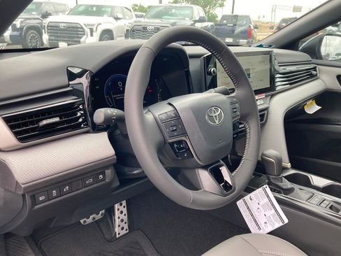 New 2026 Toyota Camry SE image 9