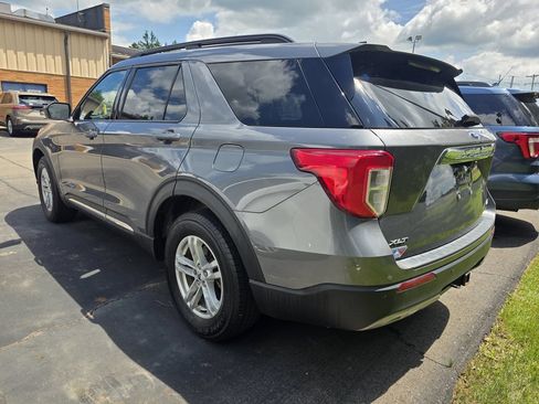 Used 2022 Ford Explorer XLT w/ Equipment Group 202A AWD/4WD image 7