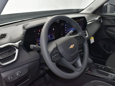 Used 2025 Chevrolet TrailBlazer LS w/ LS Convenience Package FWD image 12