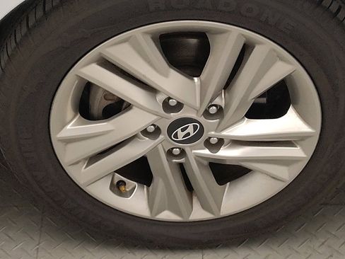 Used 2019 Hyundai Elantra SEL FWD image 31