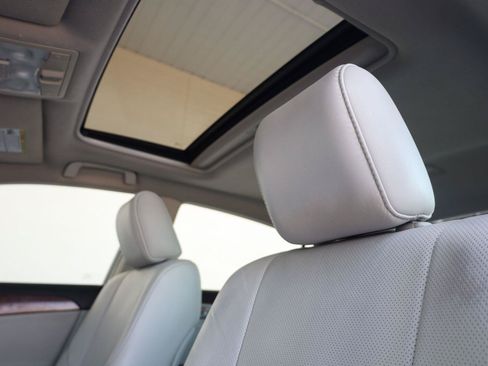Used 2011 Toyota Avalon Limited FWD image 20
