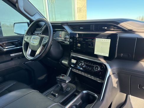 Used 2024 GMC Sierra 1500 Denali w/ Denali Reserve Package image 15