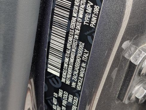 Used 2019 Jeep Renegade Latitude FWD image 15