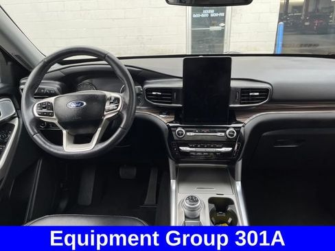 Used 2024 Ford Explorer Limited w/ Limited Technology Package AWD/4WD image 12