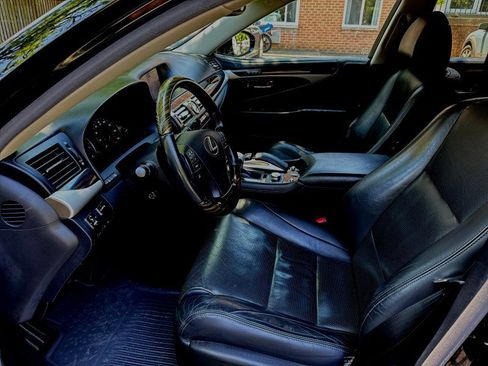 Used 2016 Lexus LS 460 AWD w/ Comfort Package image 16