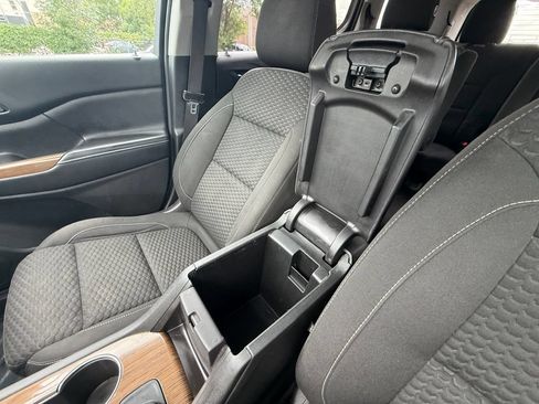 Used 2018 GMC Acadia SLE FWD image 26
