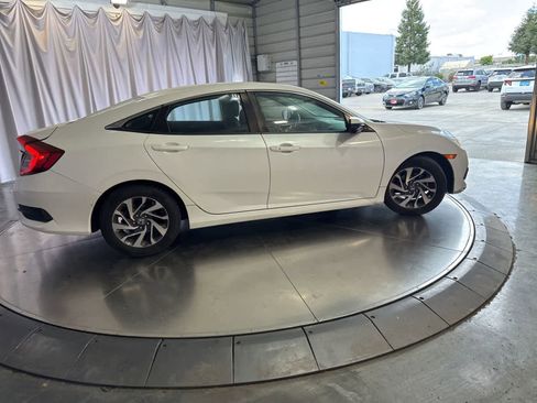 Used 2016 Honda Civic EX image 3