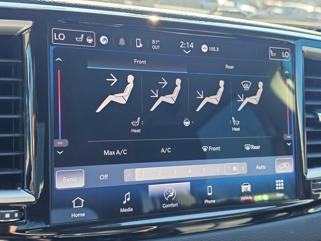 Used 2024 Chrysler Pacifica Touring-L FWD image 32