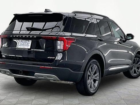Certified 2025 Ford Explorer Active w/ Active Comfort Package AWD/4WD image 2