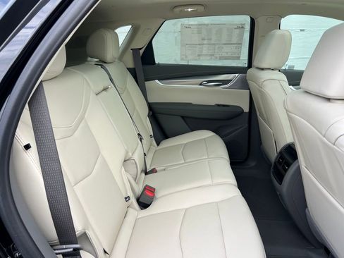 New 2026 Cadillac XT5 Premium Luxury w/ LPO, Floor Liner Package image 21
