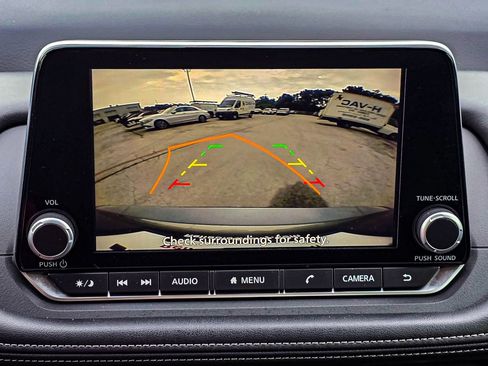 Used 2025 Nissan Rogue SV AWD/4WD image 19