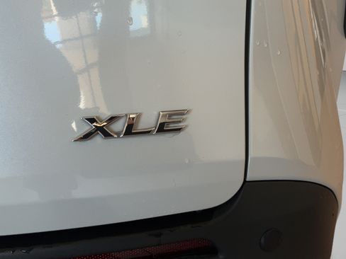 Used 2026 Toyota Sienna XLE FWD image 48