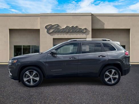 Used 2019 Jeep Cherokee Limited FWD image 6