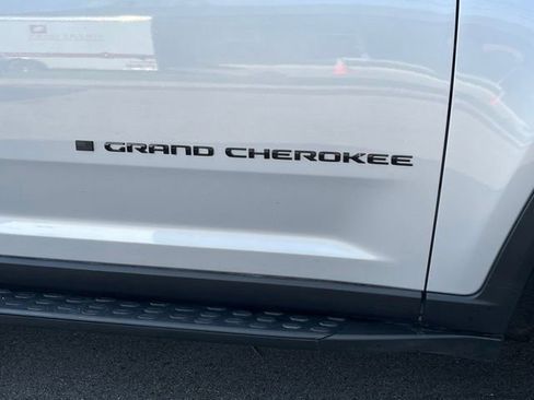 Used 2024 Jeep Grand Cherokee L Limited w/ Luxury Tech Group II AWD/4WD image 32
