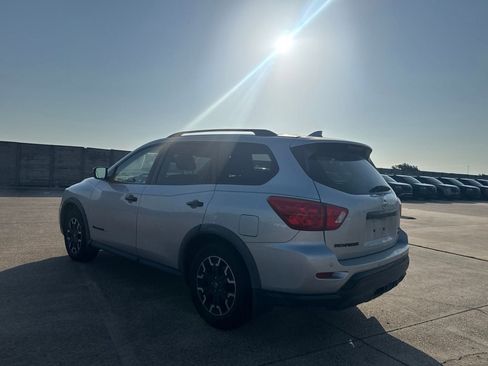 Used 2019 Nissan Pathfinder SV w/ Rock Creek Edition AWD/4WD image 11