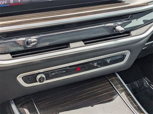 Used 2024 BMW X5 xDrive40i w/ Premium Package image 23