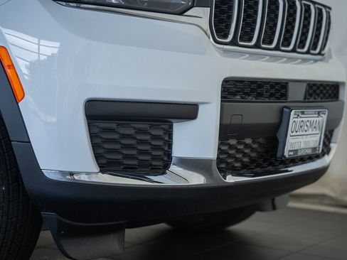 New 2026 Jeep Grand Cherokee L Laredo w/ Trailer Tow Package AWD/4WD image 13