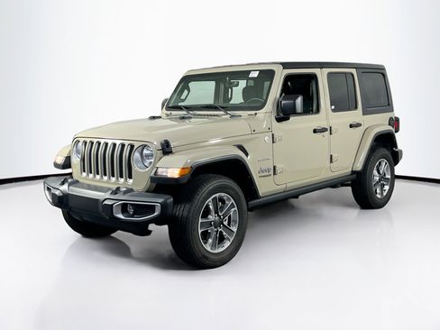 Used 2022 Jeep Wrangler Unlimited Sahara image 1