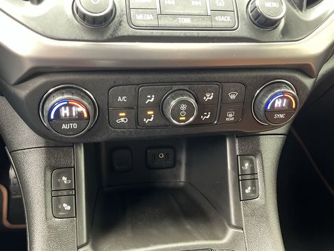 Used 2017 GMC Acadia SLT image 21