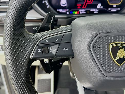 Used 2024 Lamborghini Urus S AWD/4WD image 19