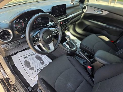 Used 2022 Kia Forte LXS FWD image 29