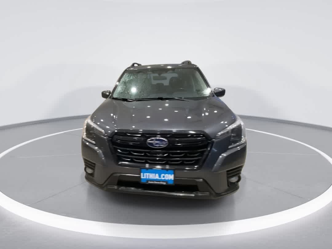 Used 2022 Subaru Forester Premium AWD/4WD image 3