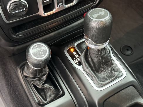 Used 2023 Jeep Wrangler Unlimited w/ Cold Weather Group AWD/4WD image 21