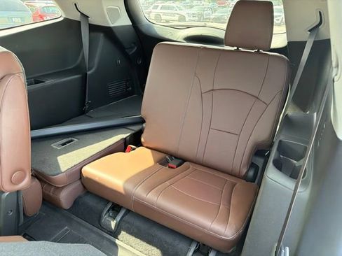 Used 2018 Buick Enclave Avenir w/ LPO, Cargo Package FWD image 17