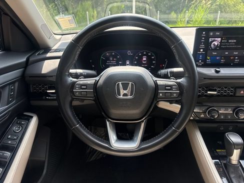 Used 2024 Honda Accord Touring image 19