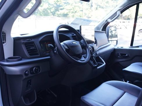 New 2026 Ford Transit 150 Low Roof RWD image 11