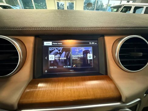 Used 2016 Land Rover LR4 image 30