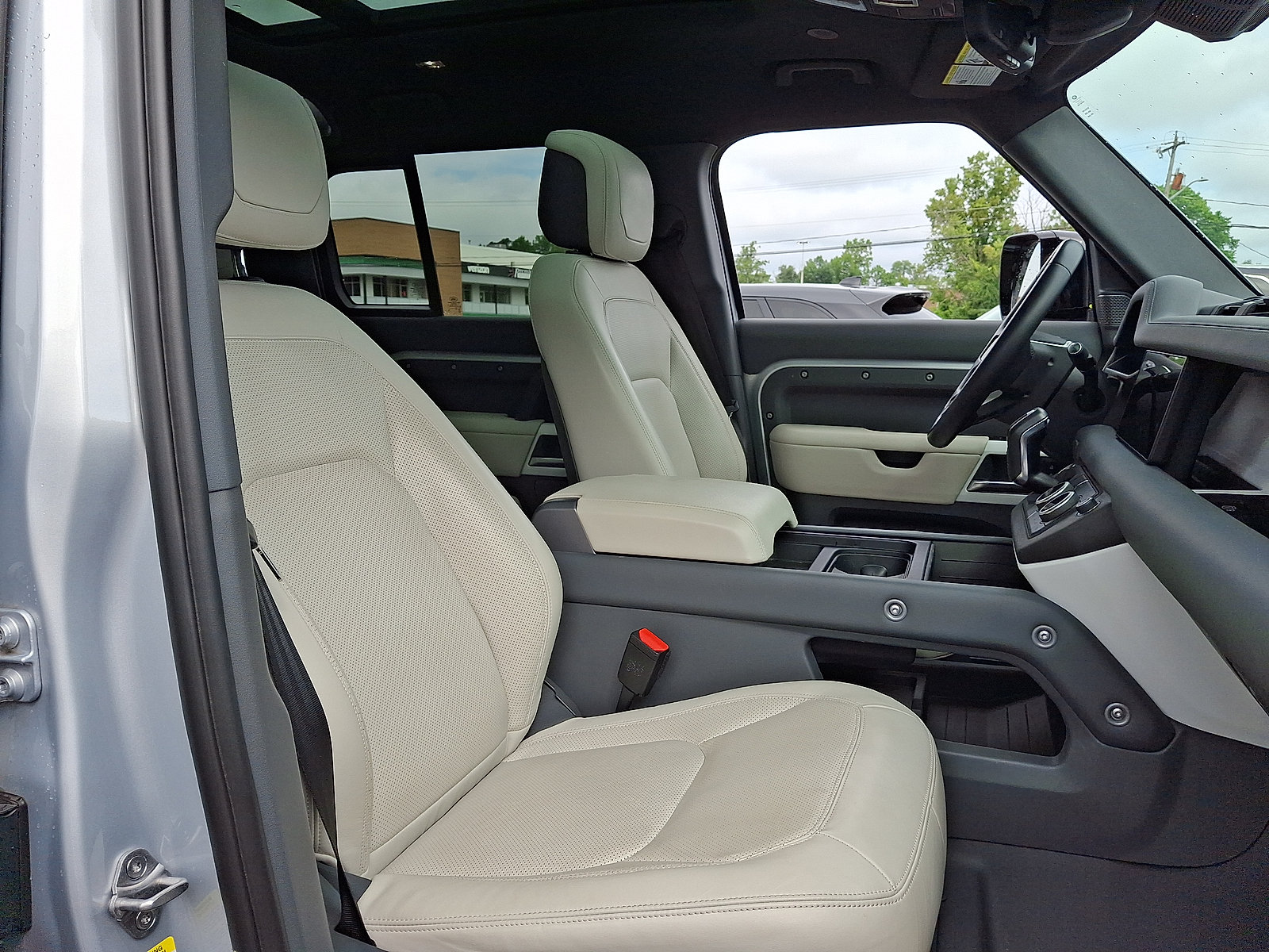 Certified 2023 Land Rover Defender 110 S AWD/4WD image 22