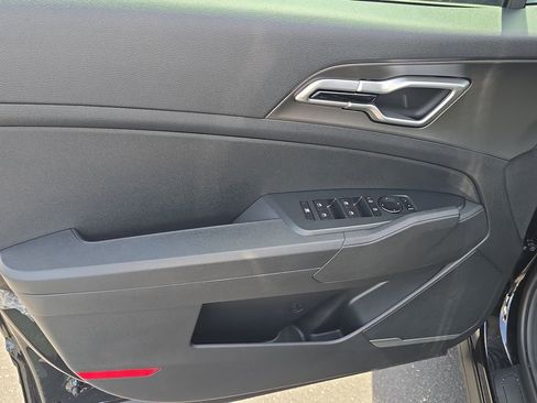 New 2026 Kia Sportage LX image 17