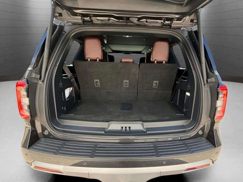 Used 2024 Ford Expedition Limited image 28