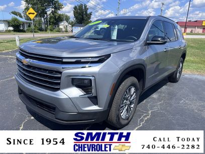 Used 2025 Chevrolet Traverse LT