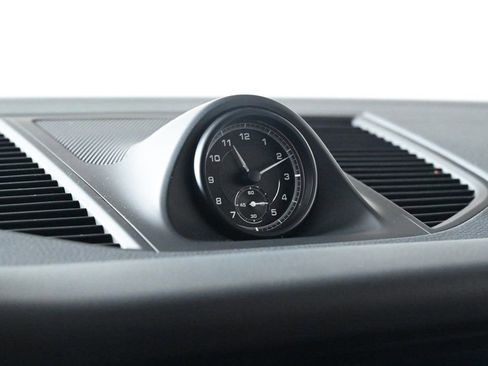 Certified 2024 Porsche Macan image 24