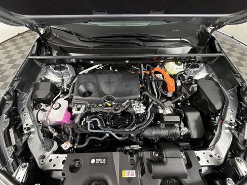Used 2025 Toyota RAV4 XLE image 25