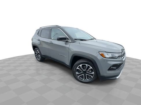 Used 2022 Jeep Compass Limited w/ Sun and Sound Group image 2